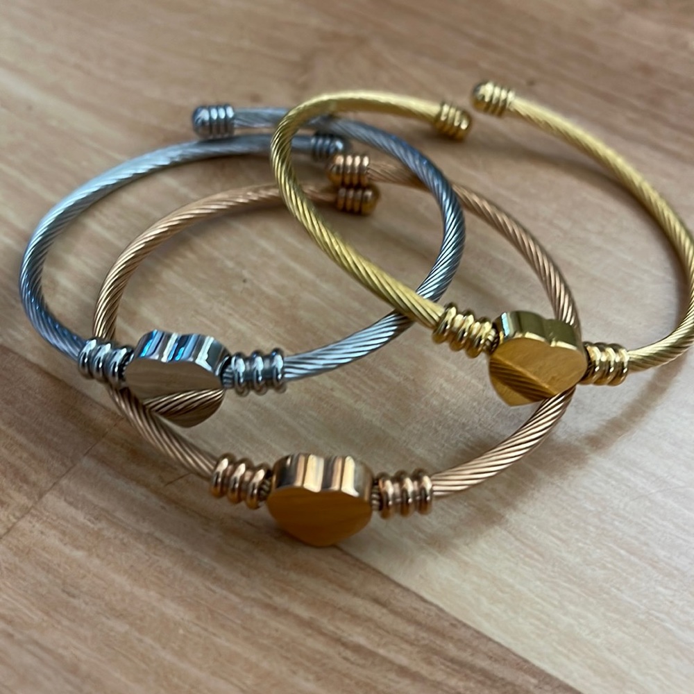 Heart bracelets. ♥️
